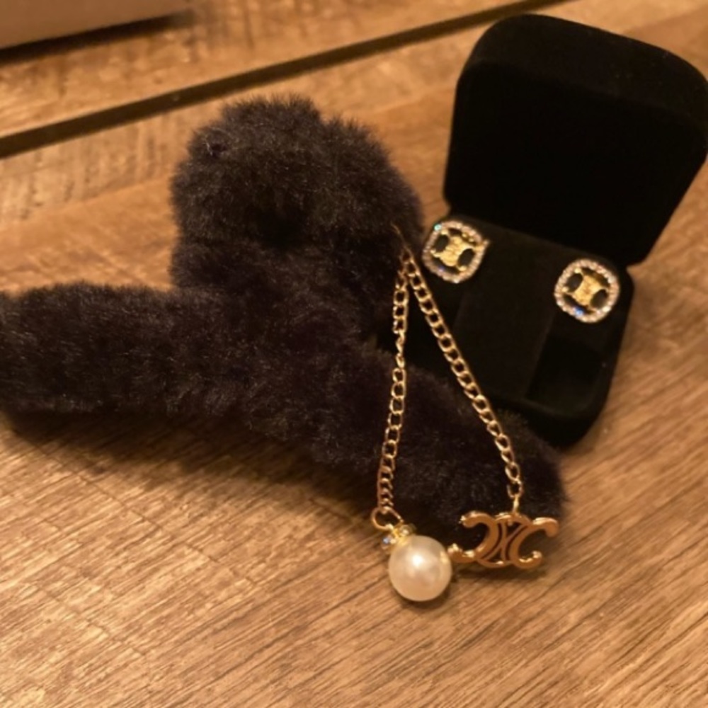 Accessories Bundle - Picture 8 of 10